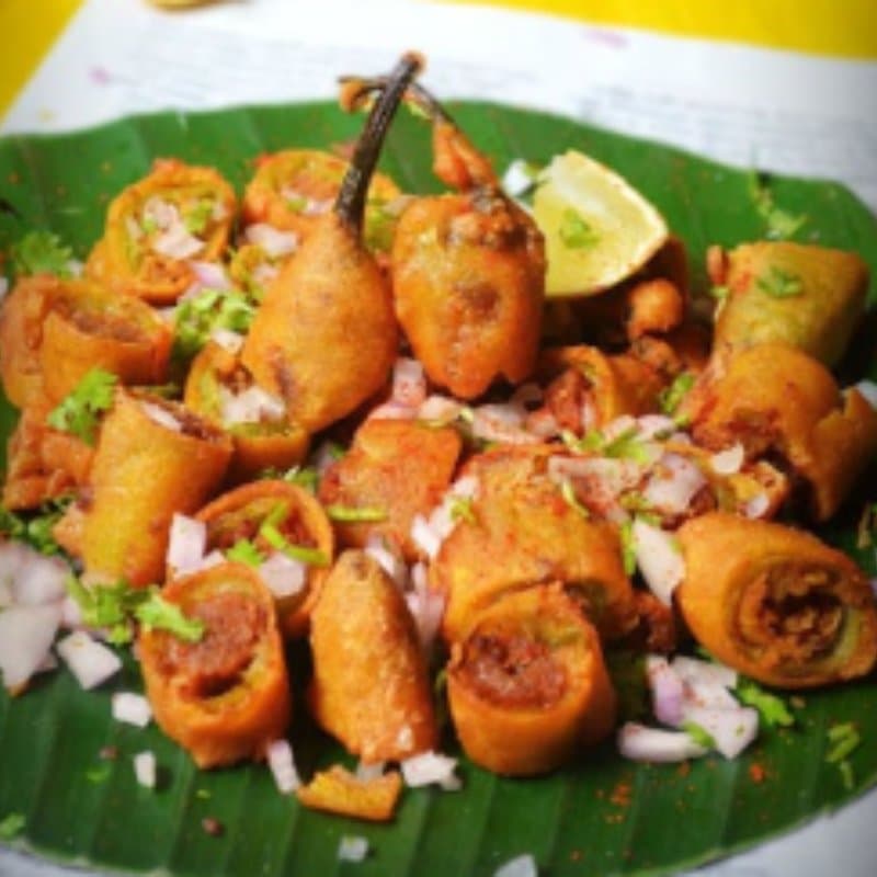 Cut Mirchi Bajji