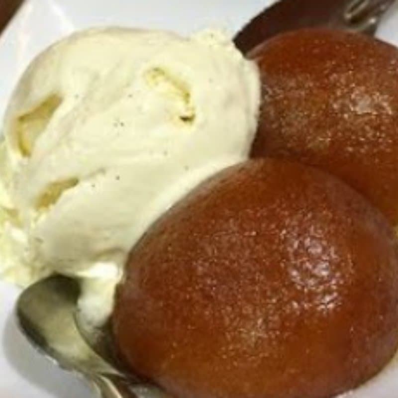 Gulab Jamun With Ice Cream